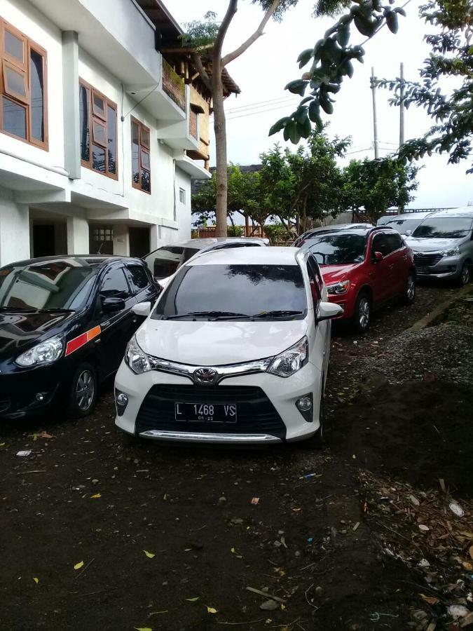 Wisma Djokorio Apartamento Tumpang Exterior foto